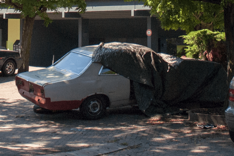 Autowrack auf Parkplatz