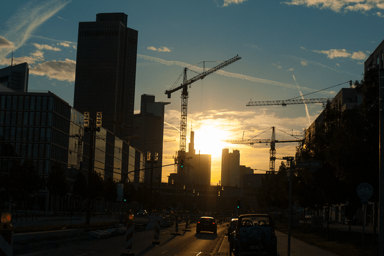 Morgensonne im Frankfurter Europaviertel 2012